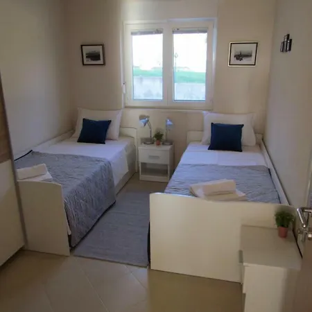 Laste-rondule Apartment *